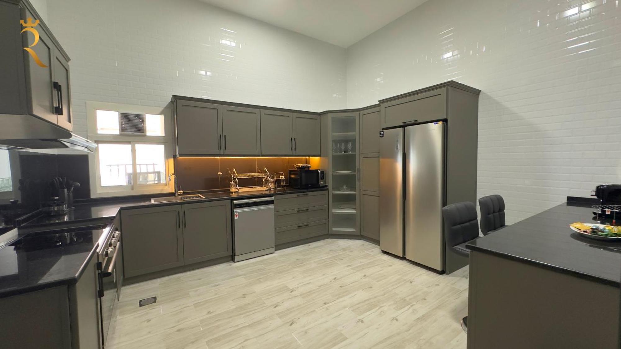 Your Dream Escape 5br With Premium Perks Apartment