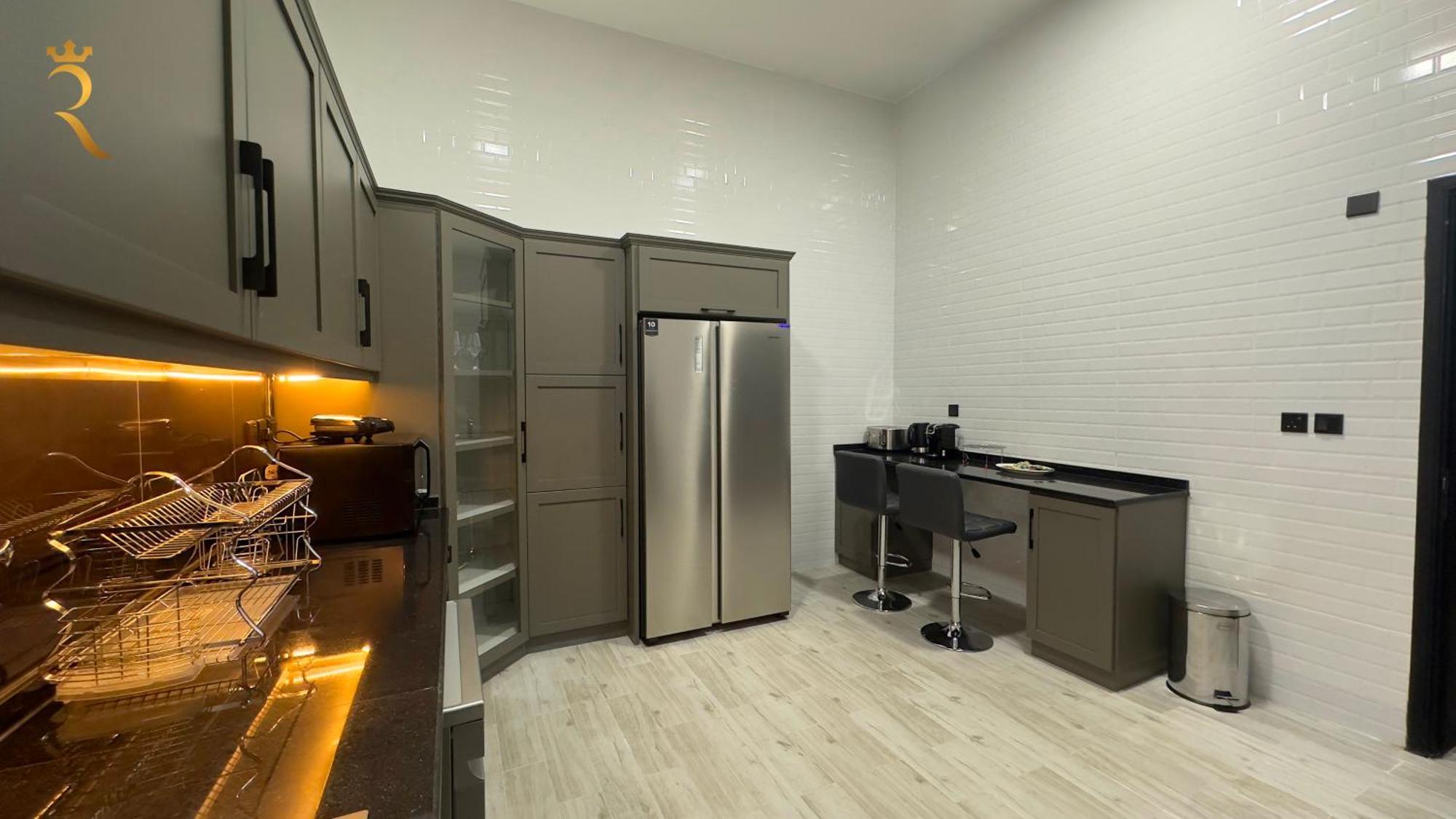 Your Dream Escape 5br With Premium Perks Apartment *